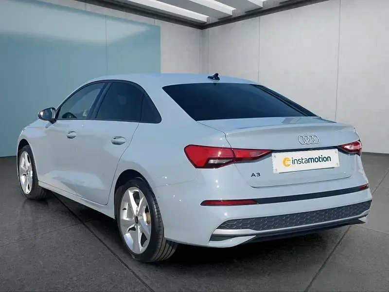 Gebraucht Audi A3 116 PS (85 kW) 2024 Grau Limousine