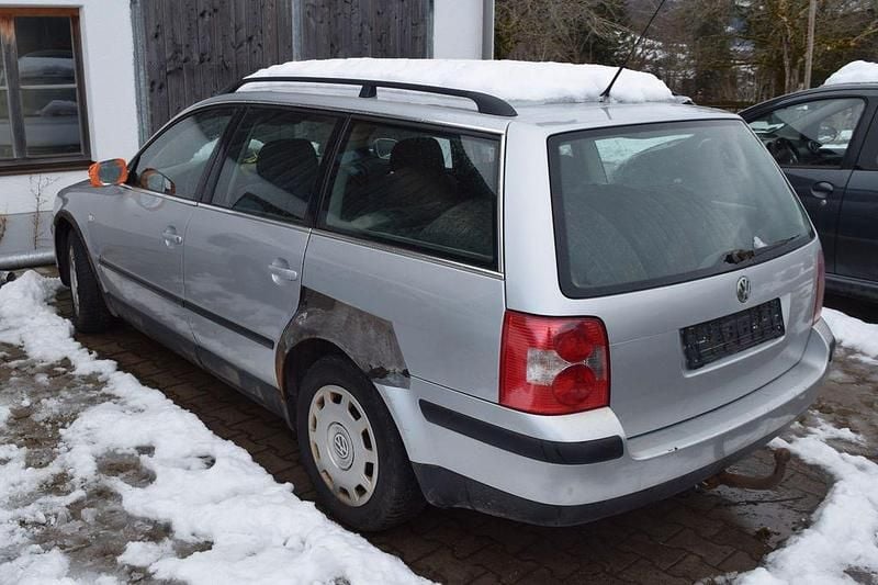Gebraucht VW Passat 101 PS (74 kW) 2003 Silber Kombi