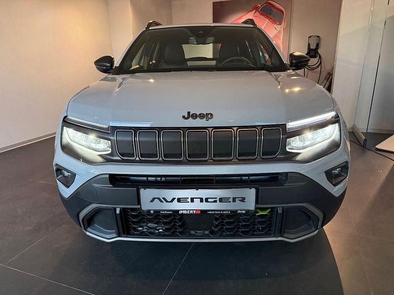 Neu Jeep Avenger 145 PS (106 kW) 2025 Grau SUV