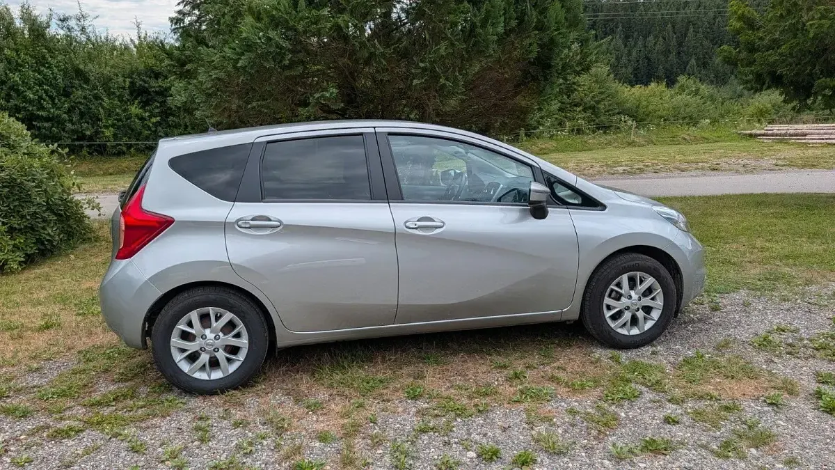 Gebraucht Nissan Note Acenta+ 80 PS (58 kW) 2016 Silber Kleinwagen