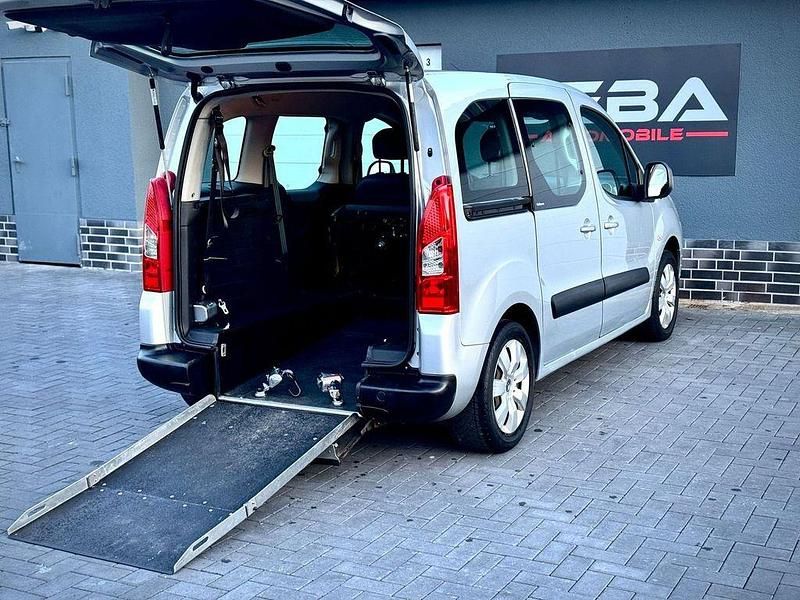 Grau Gebraucht 2010 Citroën Berlingo Van / Kleinbus | 12.999 € - Bild 1/4