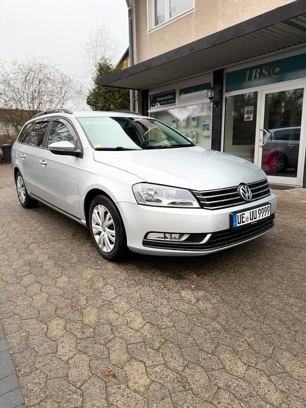 Gebraucht VW Passat Trendline 105 PS (77 kW) 2011 Grau Kombi