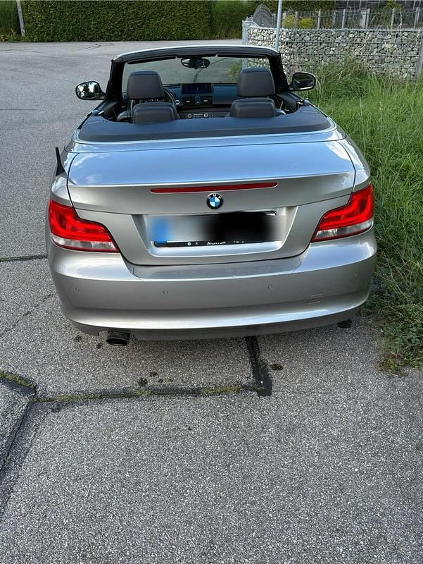 Gebraucht BMW 123 Cabriolet 204 PS (150 kW) 2011 Gold Cabrio