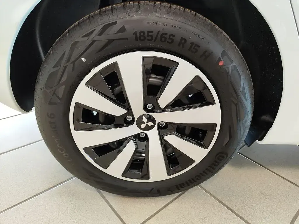 Gebraucht Mitsubishi Colt Basis 67 PS (49 kW) 2024 Weiß Kleinwagen