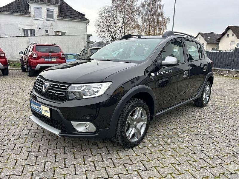 Gebraucht Dacia Sandero Prestige 90 PS (66 kW) 2019 Perlmuttschwarz SUV