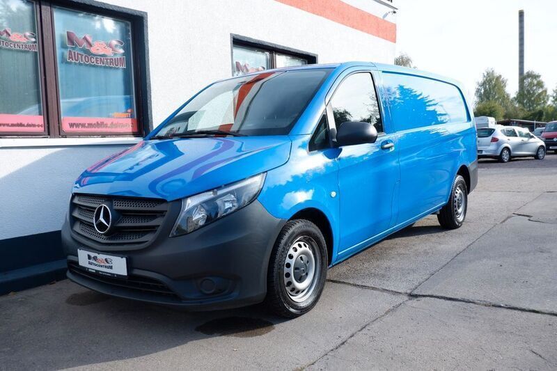 Blau Gebraucht 2020 Mercedes Vito Van / Kleinbus | 22.890 € (Etwas zu teuer) - Bild 1/4