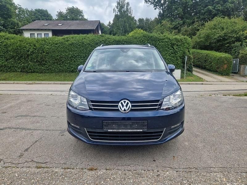 Blau Gebraucht 2014 VW Sharan Life Van / Kleinbus | 10.999 € (Superpreis) - Bild 1/4