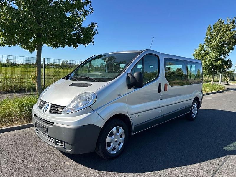 Silber Gebraucht 2011 Renault Trafic Van | 14.500 € (Fairer Preis) - Bild 1/4