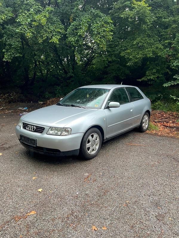 Silber Gebraucht 1997 Audi A3 Kleinwagen | 600 € (Guter Preis) - Bild 1/4