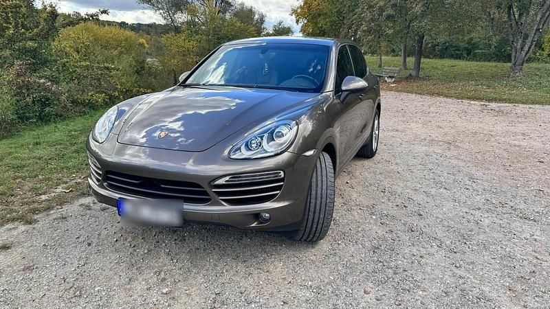 Braun Gebraucht 2012 Porsche Cayenne SUV | 19.990 € (Superpreis) - Bild 1/4