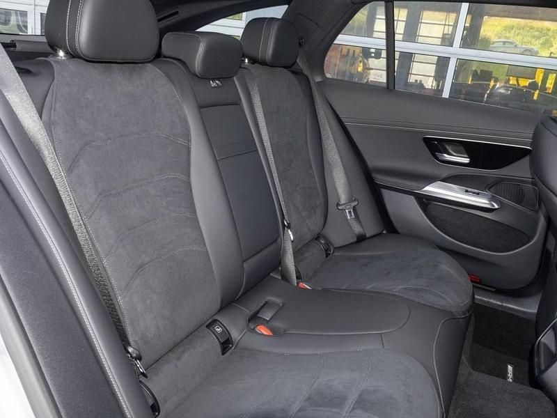 Gebraucht Mercedes E200 AMG 204 PS (150 kW) 2023 Metalliclack hightechsilber Kombi