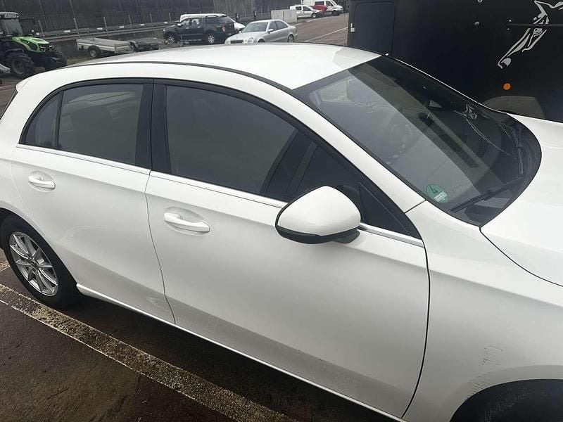 Gebraucht Mercedes 180 116 PS (85 kW) 2018 Weiß Limousine