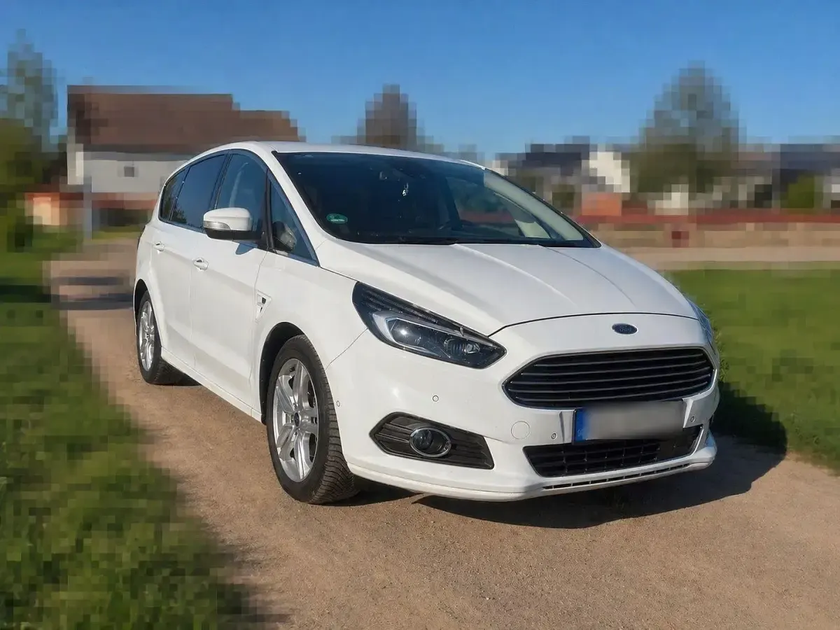 Gebraucht Ford S-MAX Titanium 190 PS (139 kW) 2018 Weiß Van / Kleinbus