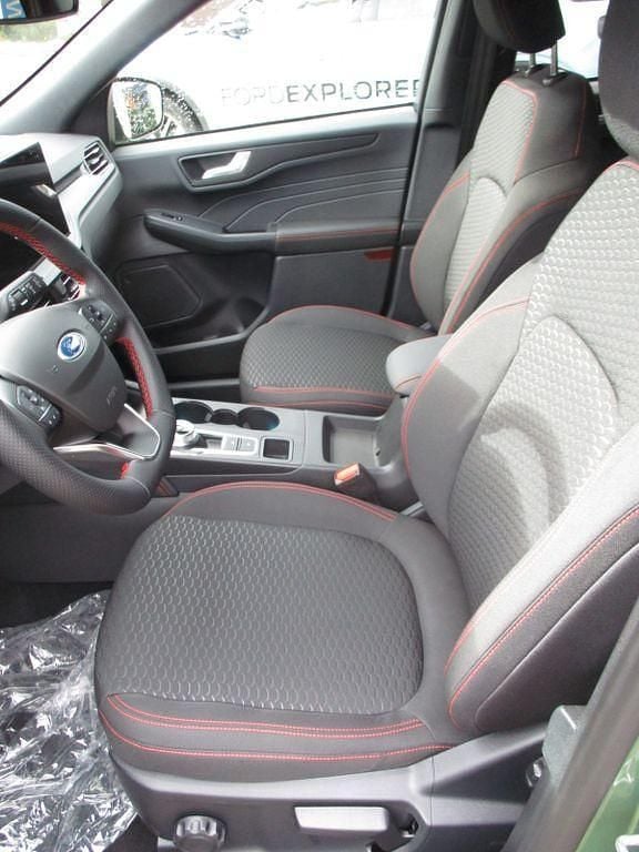 Gebraucht Ford Kuga ST-Line 186 PS (136 kW) 2025 Grün SUV