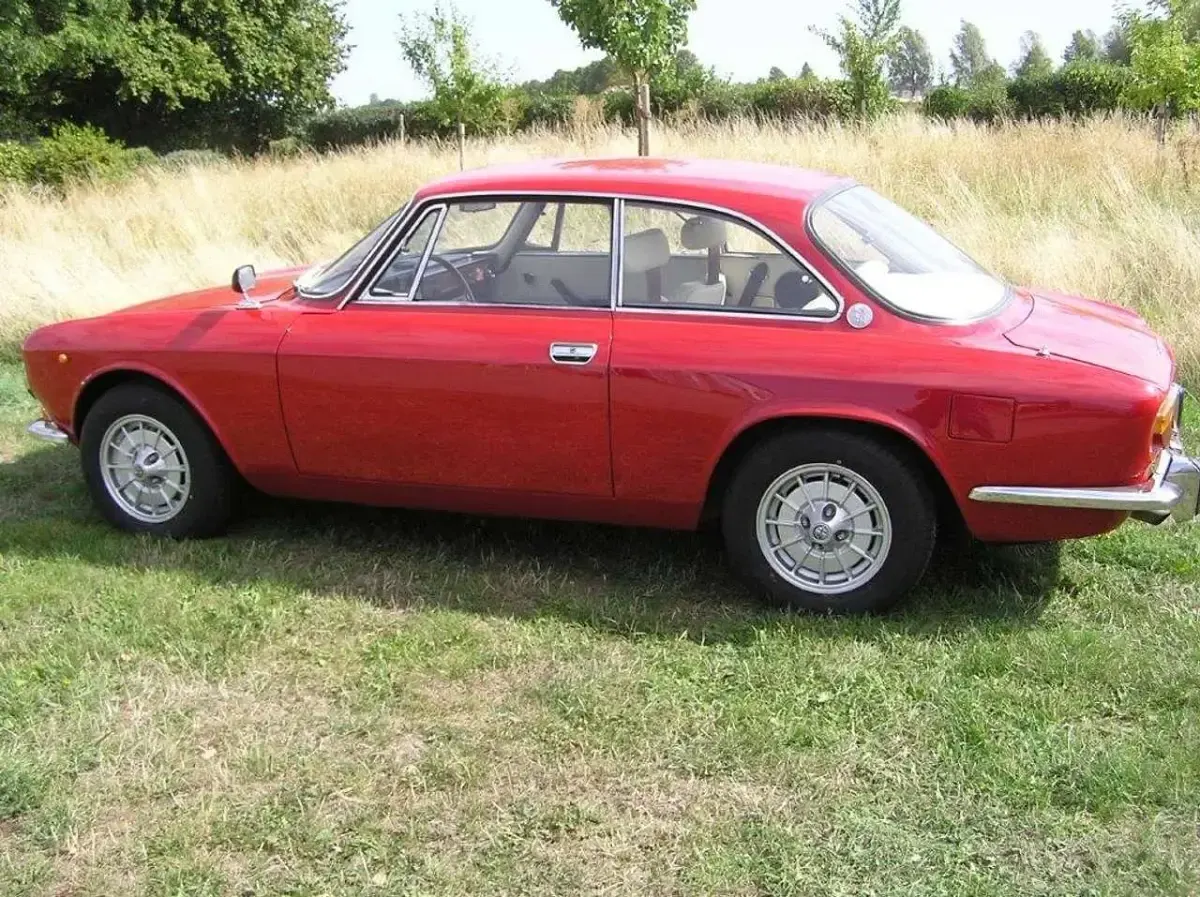 Gebraucht Alfa Romeo 2000 Veloce 126 PS (92 kW) 1975 Rot Coupé