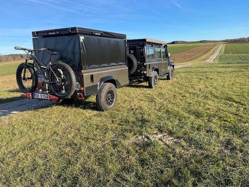 Gebraucht Land Rover Defender 122 PS (89 kW) 2011 Bronze Kombi