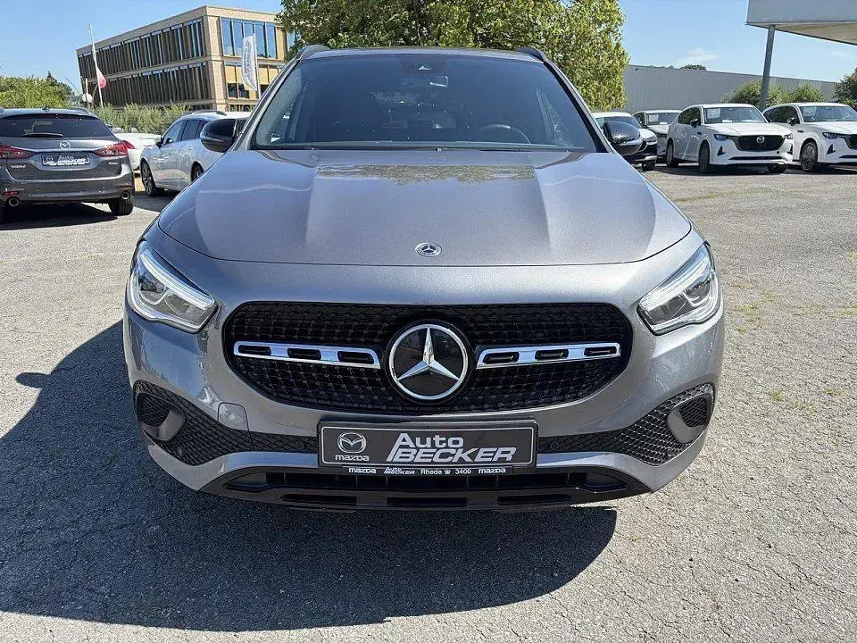 Gebraucht Mercedes GLA180 136 PS (100 kW) 2022 Grau SUV