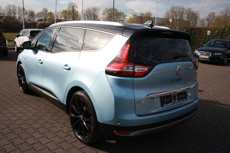 Gebraucht Renault Scénic IV Bose Edition 160 PS (117 kW) 2017 Blau Van / Kleinbus