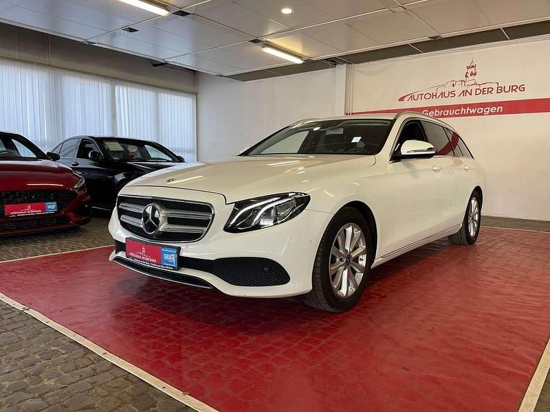 Gebraucht Mercedes E200 Avantgarde 150 PS (110 kW) 2017 Weiß Kombi