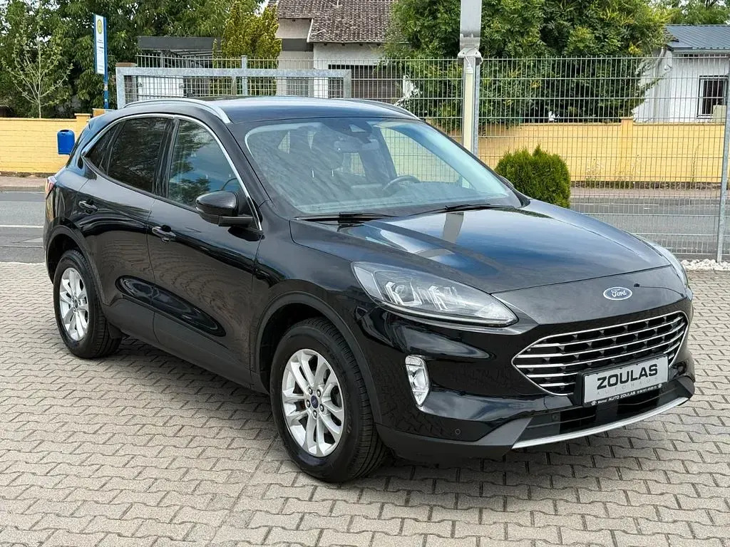 Gebraucht Ford Kuga Titanium 152 PS (111 kW) 2021 Schwarz SUV