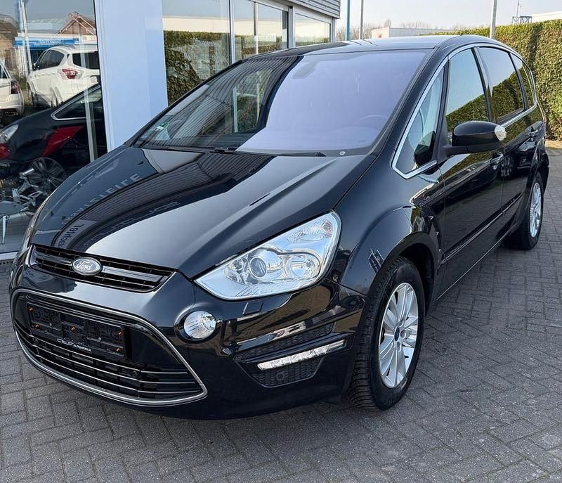 Gebraucht Ford S-MAX Titanium 140 PS (102 kW) 2014 Schwarz Van / Kleinbus