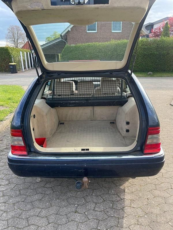Gebraucht Mercedes C180 Elegance 122 PS (89 kW) 1997 Blau Kombi