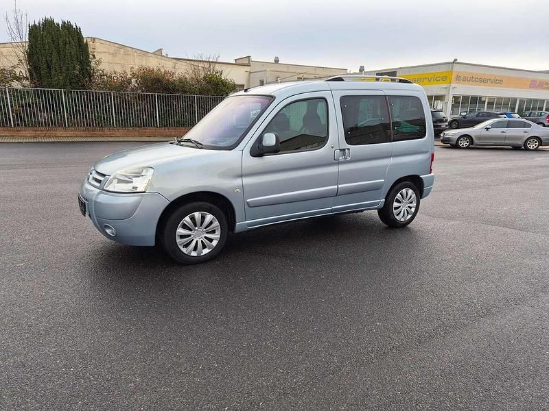 Islandgrau/metallic Gebraucht 2007 Citroën Berlingo Exclusive Van / Kleinbus | 2.590 € (Fairer Preis) - Bild 1/4