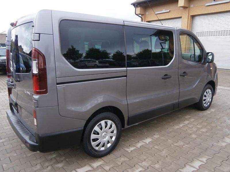 Gebraucht Renault Trafic Expression 121 PS (88 kW) 2019 Grau Van / Kleinbus