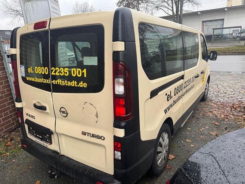 Gebraucht Opel Vivaro 145 PS (106 kW) 2017 Beige Van / Kleinbus