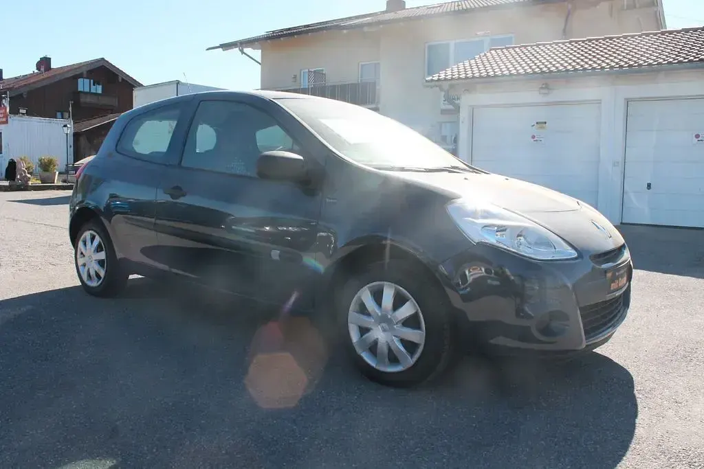 Gebraucht Renault Clio III 75 PS (55 kW) 2012 Grau Kleinwagen