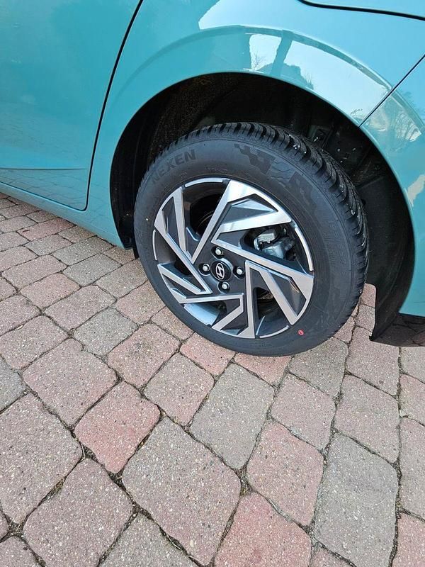 Gebraucht Hyundai i20 Trend 101 PS (74 kW) 2024 Grün Kleinwagen