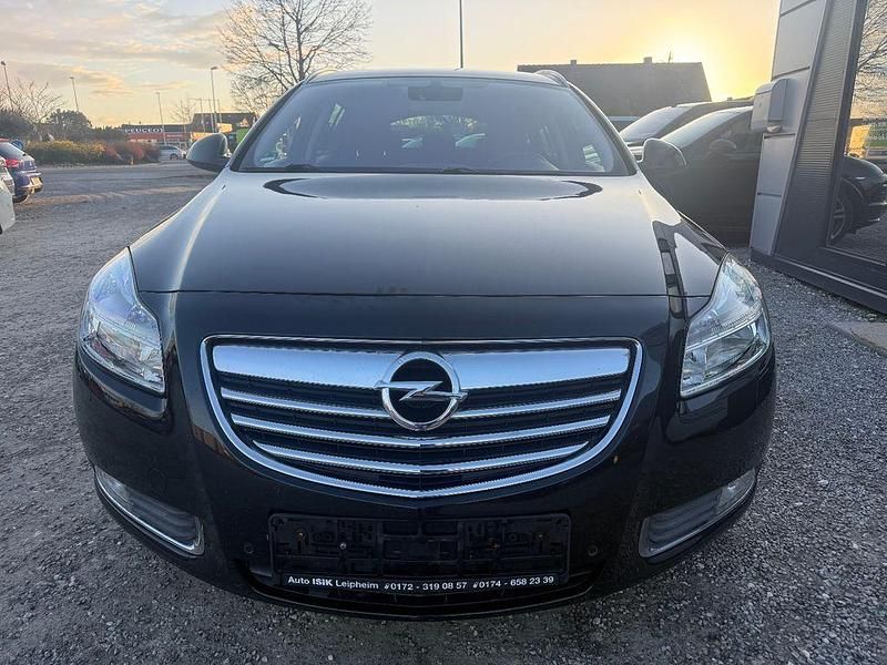 Gebraucht Opel Insignia Edition 131 PS (96 kW) 2012 Schwarz Kombi