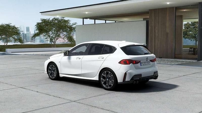 Neu BMW 135 300 PS (220 kW) 2026 Weiß uni Kleinwagen