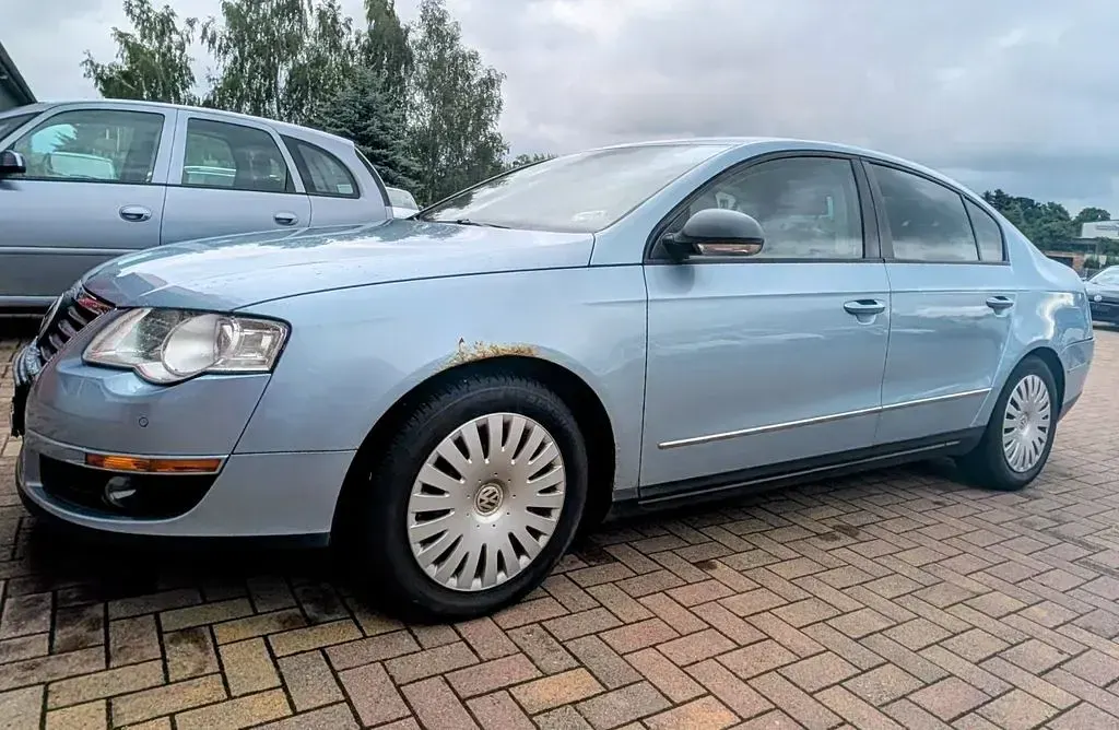 Gebraucht VW Passat 105 PS (77 kW) 2008 Blau Limousine