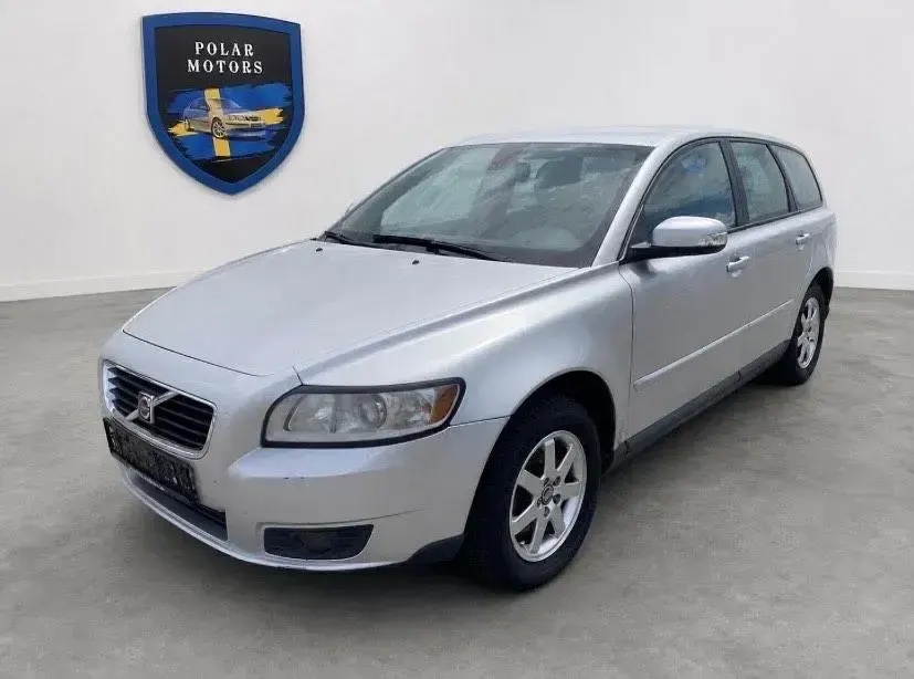 Gebraucht Volvo V50 Kinetic 109 PS (80 kW) 2010 Silber Kombi