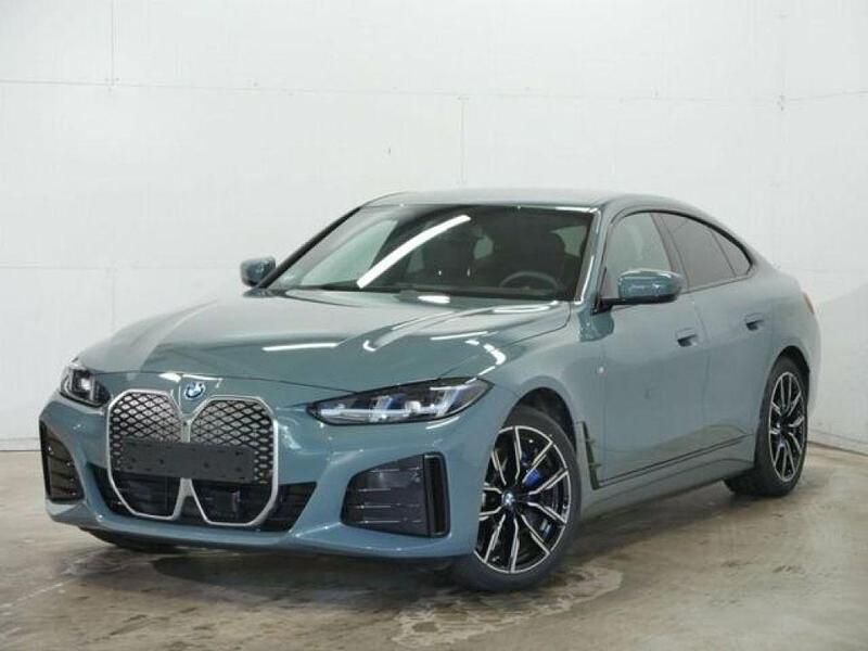 Cape york grün (metallic) Gebraucht 2025 BMW i4 M Sport Limousine | 46.840 € (Guter Preis) - Bild 1/4