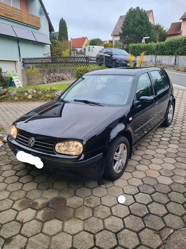 Schwarz Gebraucht 2000 VW Golf IV Kleinwagen | 600 € (Superpreis) - Bild 1/4