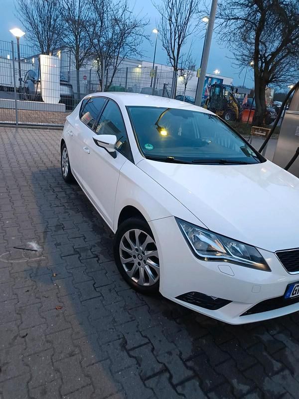 Gebraucht Seat Leon 105 PS (77 kW) 2015 Weiß Kleinwagen