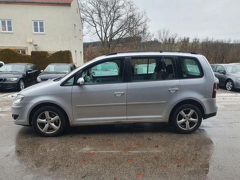 Gebraucht VW Touran Trendline 105 PS (77 kW) 2008 Silber Van / Kleinbus