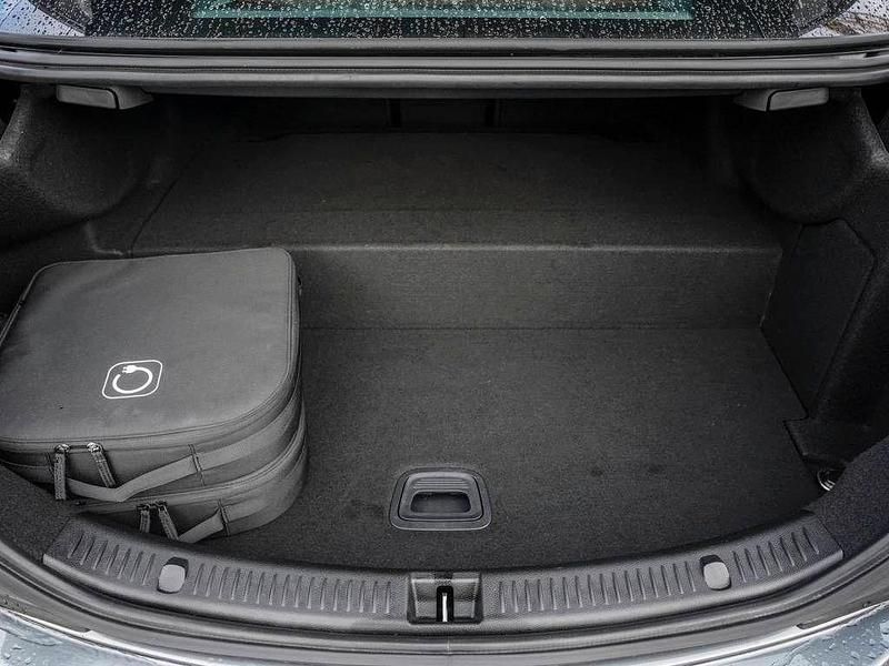 Gebraucht Mercedes E300 AMG line 320 PS (235 kW) 2022 Selenitgrau Limousine