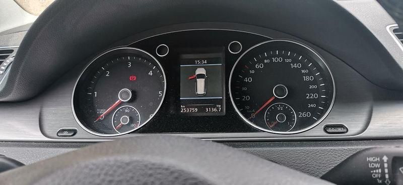 Gebraucht VW Passat Comfortline 170 PS (125 kW) 2013 Silber Limousine