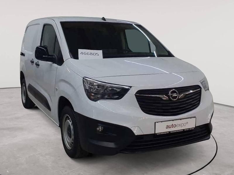 Gebraucht Opel Combo 102 PS (75 kW) 2024 Kaolin weiß Van