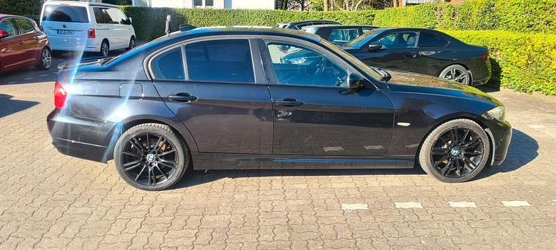 Second-hand BMW 318 143 CP (105 kW) 2009 Negru Berlinǎ