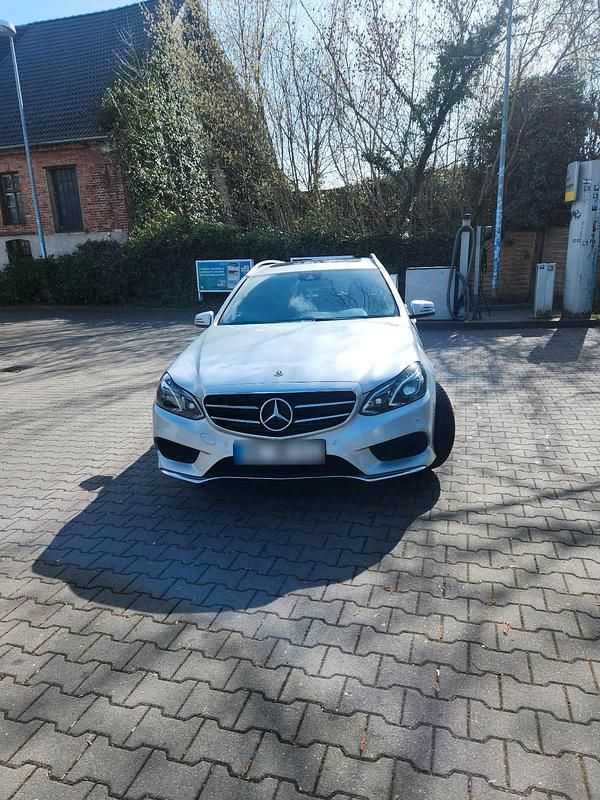Gebraucht Mercedes E350 251 PS (184 kW) 2014 Grau Kombi