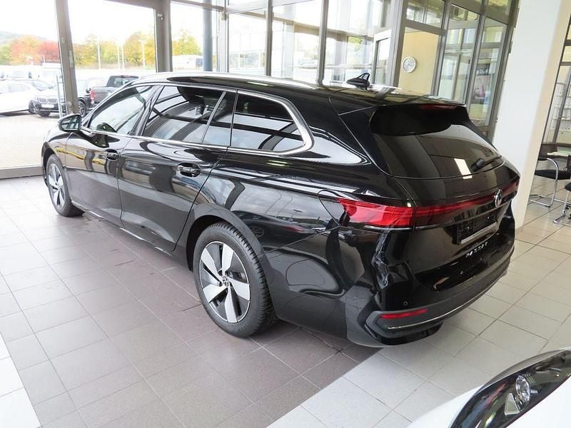 Gebraucht VW Passat Business 150 PS (110 kW) 2024 Mythos black Kombi