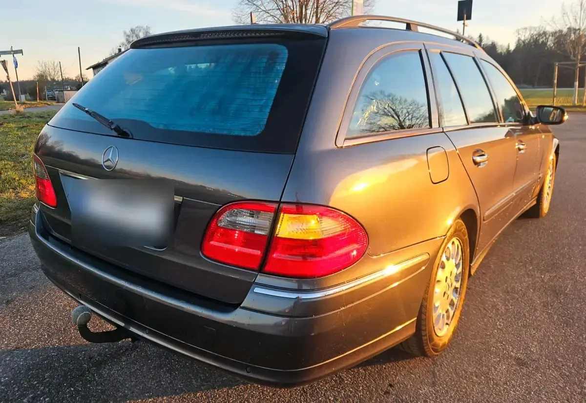 Gebraucht Mercedes E220 170 PS (125 kW) 2008 Andere farben Kombi
