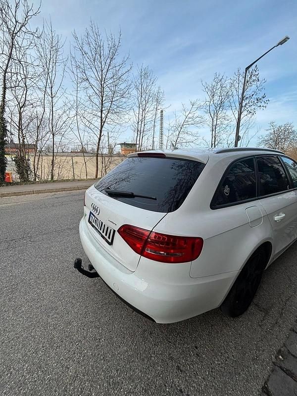 Gebraucht Audi A4 S-Line 160 PS (117 kW) 2010 Weiß Kombi