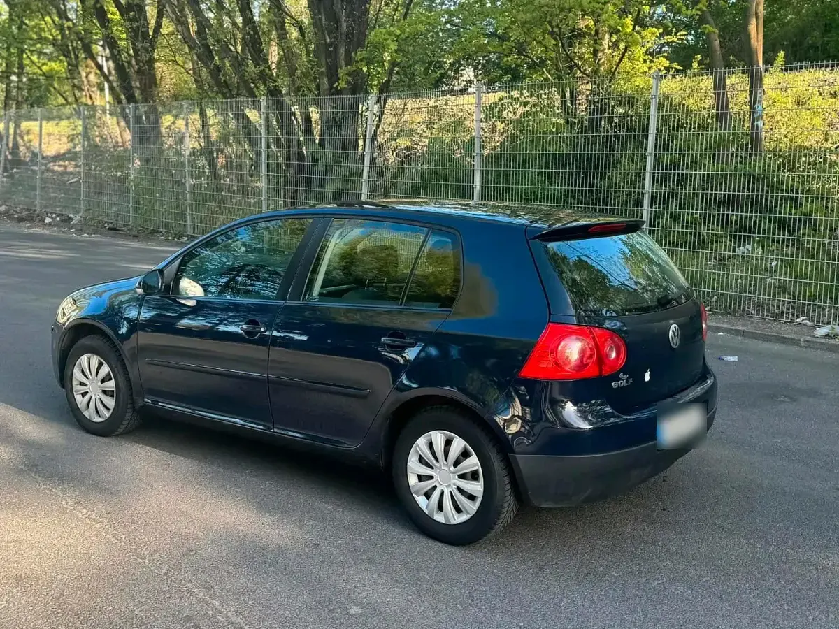 Gebraucht VW Golf 101 PS (74 kW) 2004 Blau Coupé