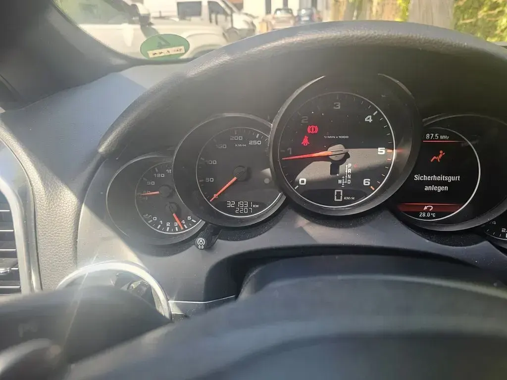 Gebraucht Porsche Cayenne 241 PS (177 kW) 2010 Schwarz SUV