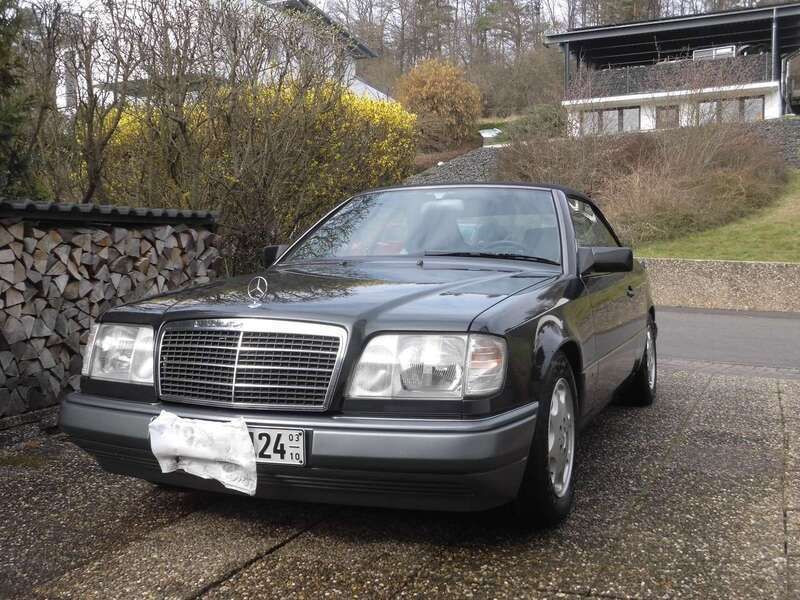 Schwarz Gebraucht 1993 Mercedes E220 Sportline Cabrio | 23.100 € - Bild 1/4